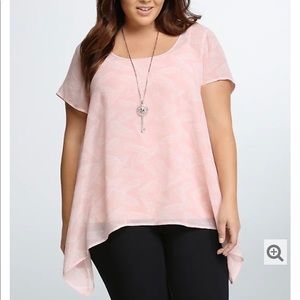 Torrid- FEATHER PRINT SHARKBITE BLOUSE